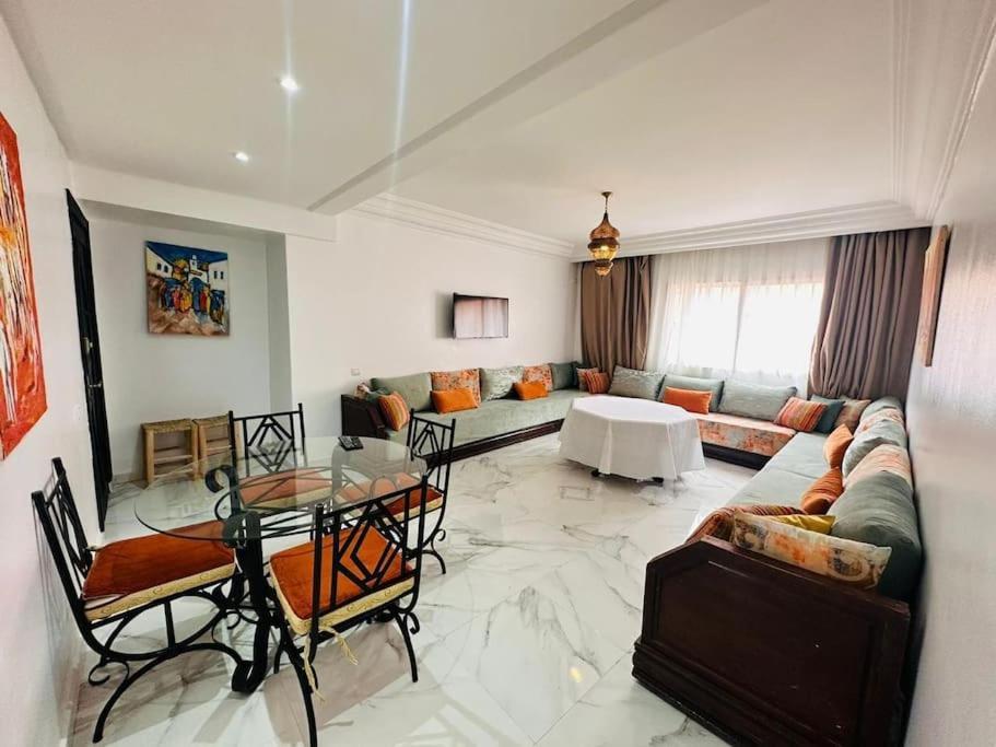 Charmant Appartement Avec Piscine 2Chambres Au Coeur De Gueliz Marrakesh Exterior photo
